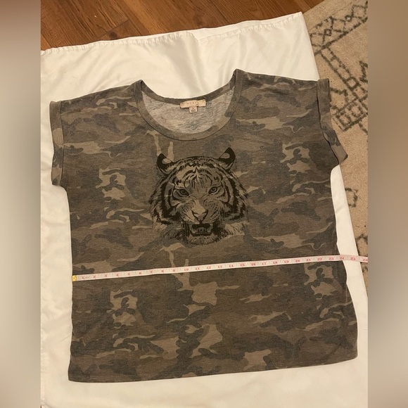 Misia Curvy size 1X tiger camo shirt - Picture 7 of 10